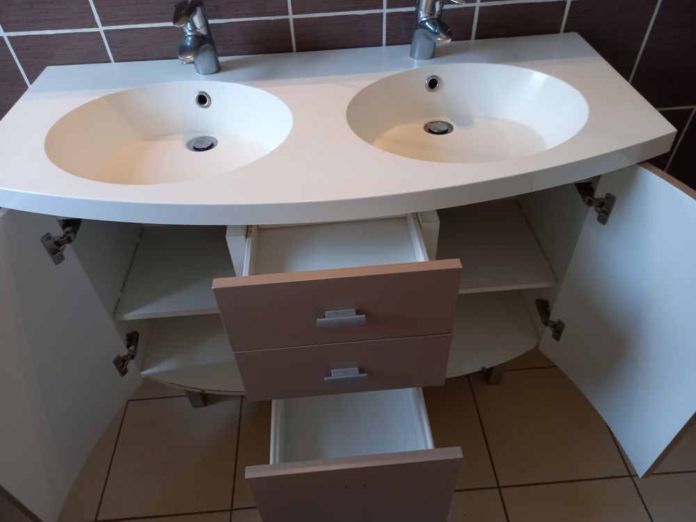 meuble salle de bain avec 2 vasques bon &eacute;tat g&eacute;n&eacute;ral Meubles