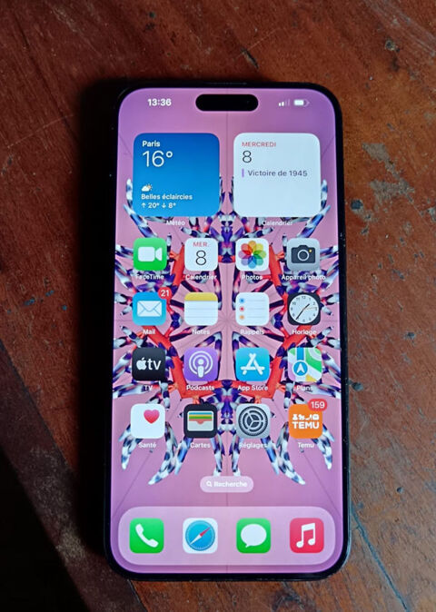 , iPhone 15 Pro Max en trs bon tat 900 Bourg-ls-Valence (26)