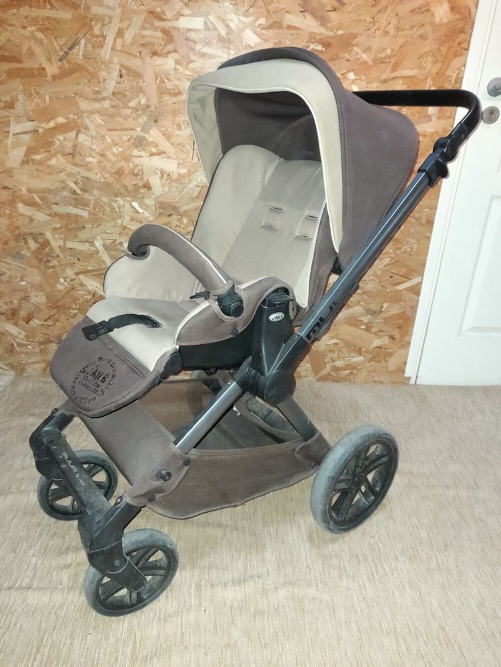 Poussette JANE MUMM Marron Puriculture
