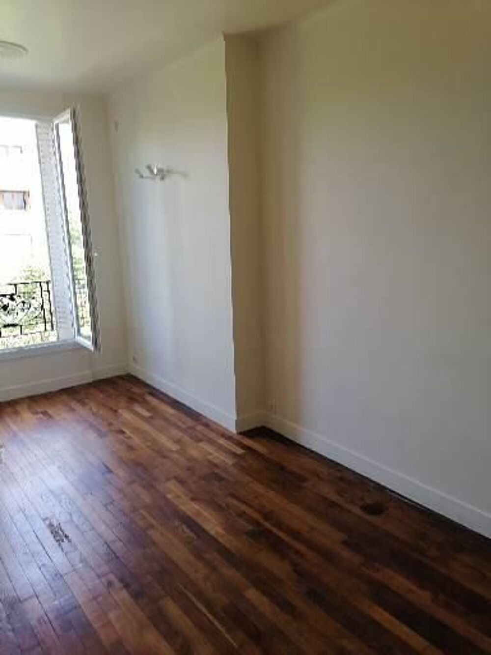 Location Appartement Beau F2 de 28 m² sur Issy-les-Moulineaux. Issy-les-moulineaux