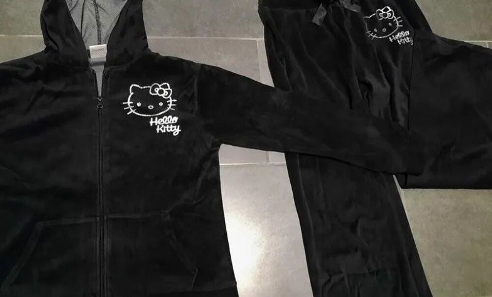 Pantalon et veste de d&eacute;tente velours noire Hello kitty T 40 Vêtements