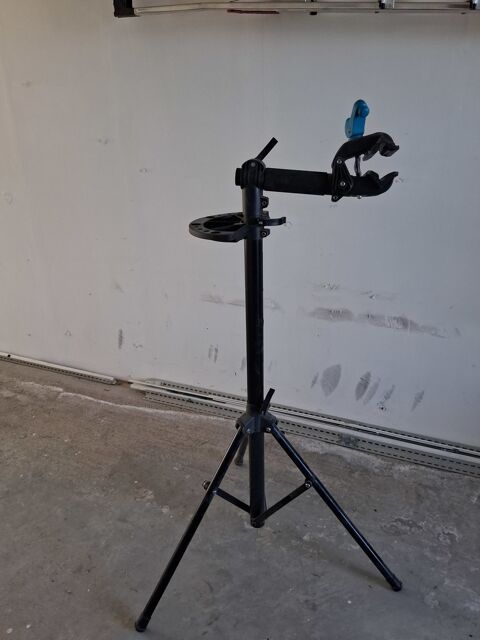 Pied d'atelier vélo avec pince Ludes (51)
