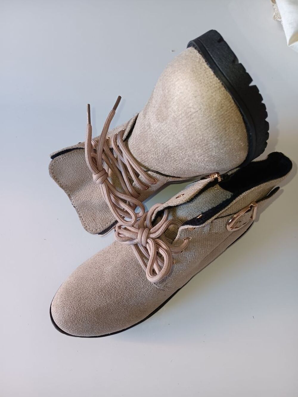Bottes courtes pour femmes &eacute;l&eacute;gantes taille 39 EU Chaussures