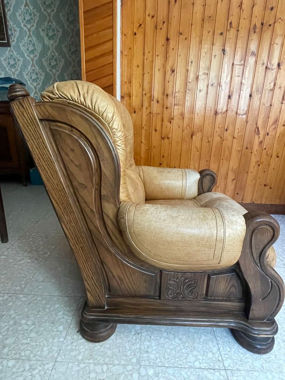 fauteuil de salon en cuir et bois Meubles