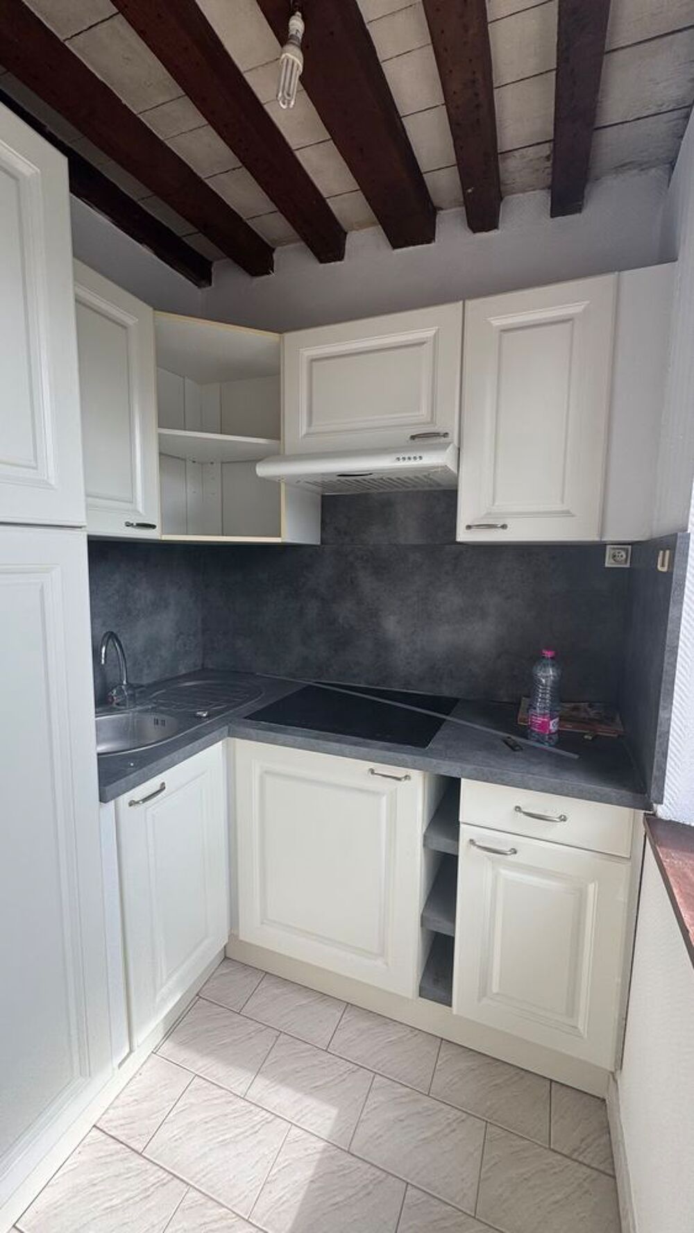 Location Appartement Superbe T2 entièrement rénové. Emplacement idéal à Lille Lille
