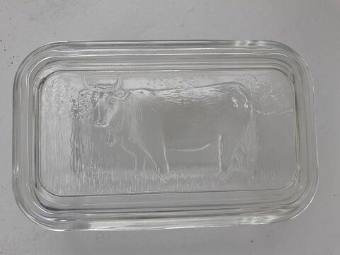Beurrier en verre décor vache 1950 . 20 Le Vernois (39)
