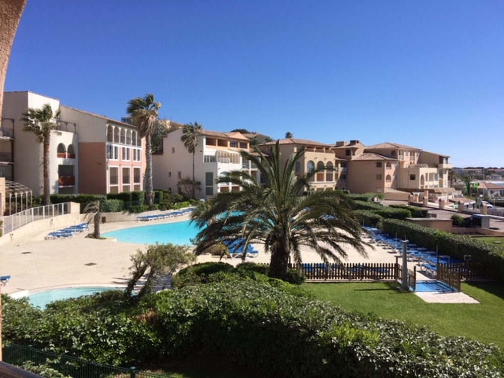   T2  CLIMATISE TERRASSE VUE MER ET PISCINE  SIX FOURS LES PLAGES(VAR) Vacances  / Offres de location 