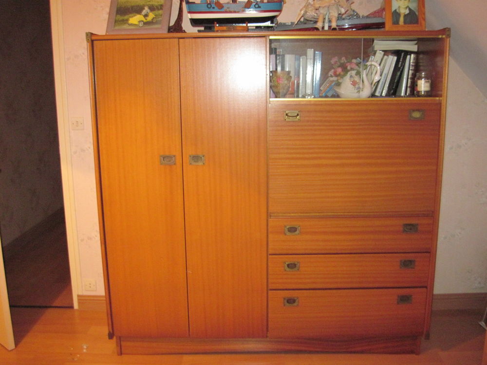 petite armoire pour chambre d'&eacute;tudiant par exemple Meubles