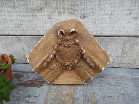Ancien Moulage Ornementation Angle de Cadre Style Louis XVI
59 Loches (37)