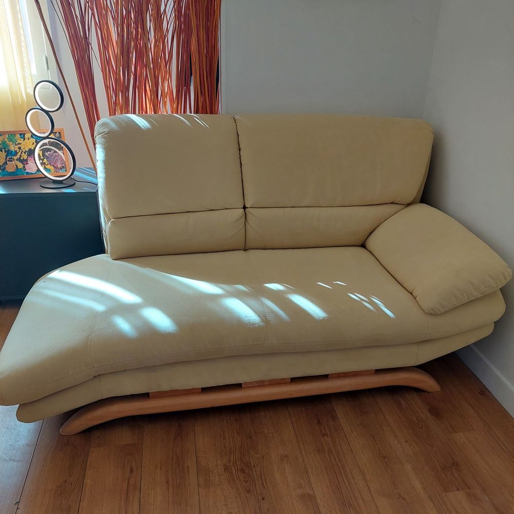 Canap&eacute; m&eacute;ridienne, couleur sable, bon &eacute;tat,
180x85 cm, 
Meubles