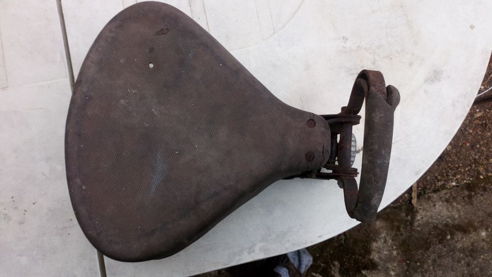 Selle Moto Ancienne ! Décoration