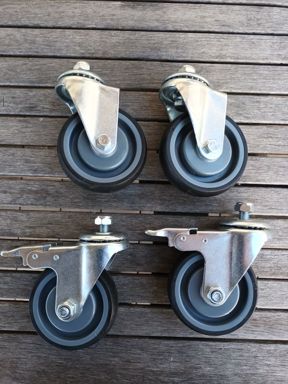 4 roulettes de &oslash; 10 cm pour chariot, neuves Bricolage