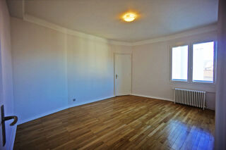  Appartement � louer 5 pi�ces 155 m�