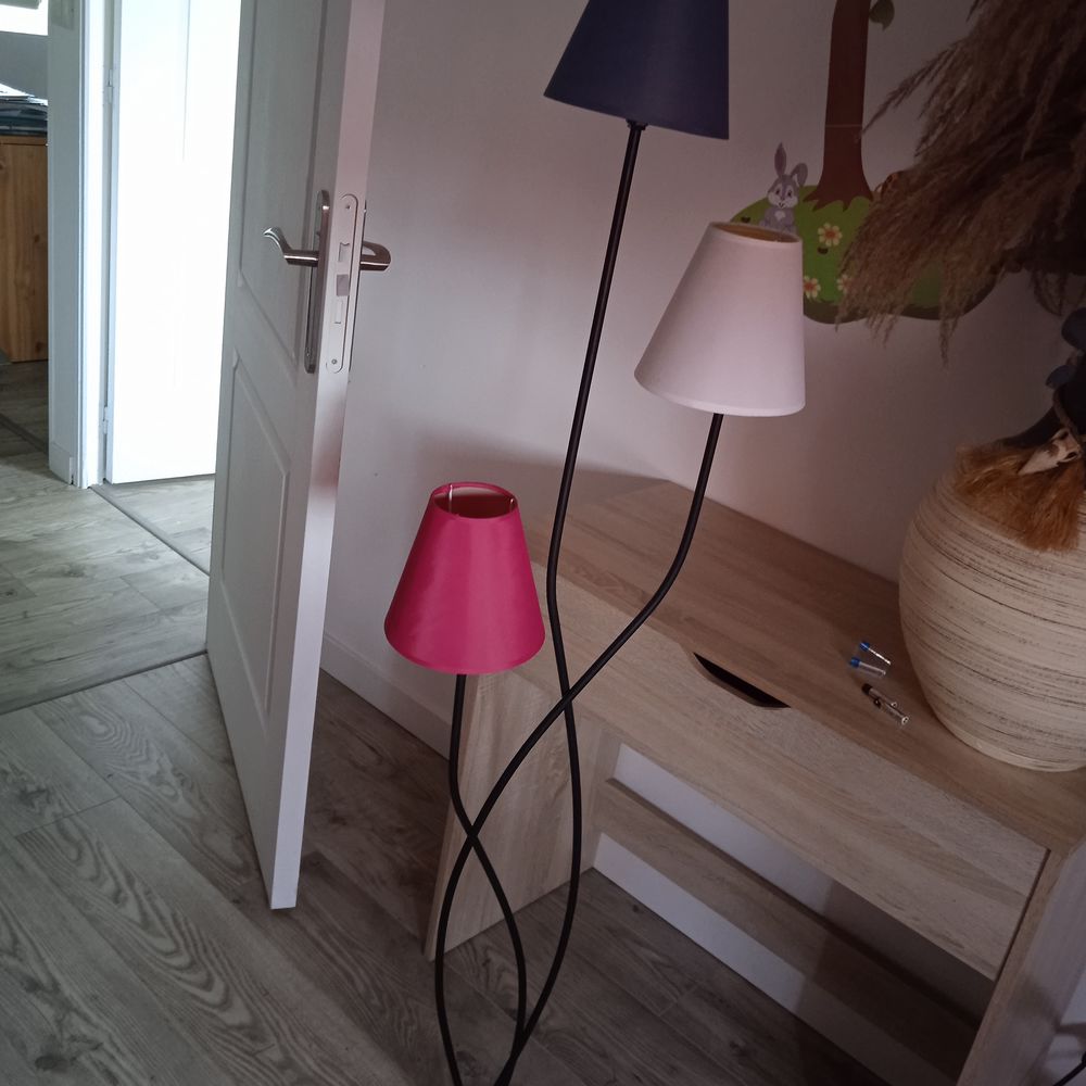 lampe sur pied 3 branches abats-jour muticolores Décoration