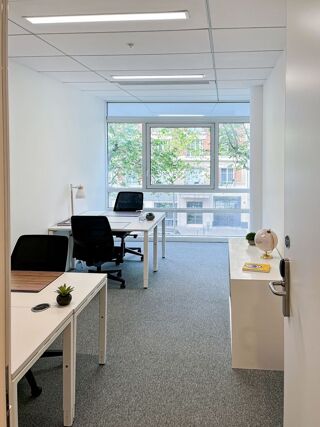   Un bureau au design remarquable pour 3 personnes à Boulogne-Billancourt, Spaces Reine Boulogne-billancourt