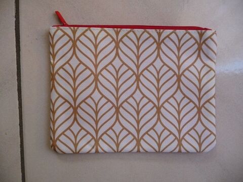 Trousse maquillage ou autre motifs couleur or NEUVE 6 Celles-sur-Belle (79)