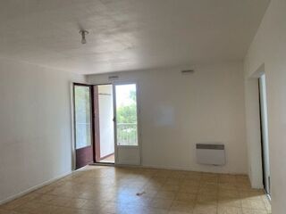  Appartement à louer 4 pièces 90 m²