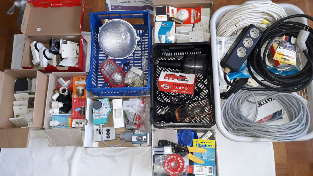 Lot &eacute;lectricit&eacute; mat&eacute;riel &eacute;lectrique
Bricolage