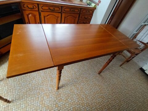 Table de cuisine en bois teint  + 4 chaises en paille 90 Saint-Jean-de-Monts (85)