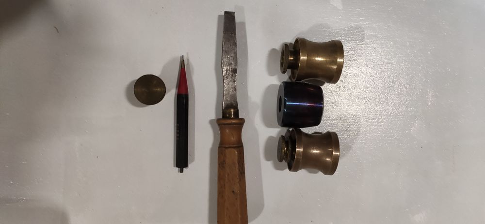 Presse &agrave; oeillets
Bricolage