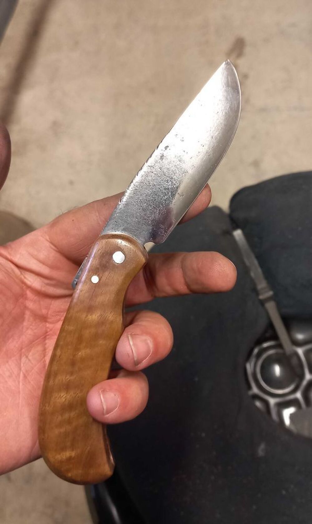Couteau pliant &agrave; friction Sports