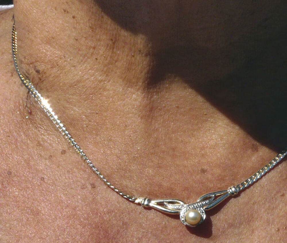 Collier ras-de-cou &eacute;l&eacute;gant argent&eacute; orn&eacute; de brillants + Perle Bijoux et montres