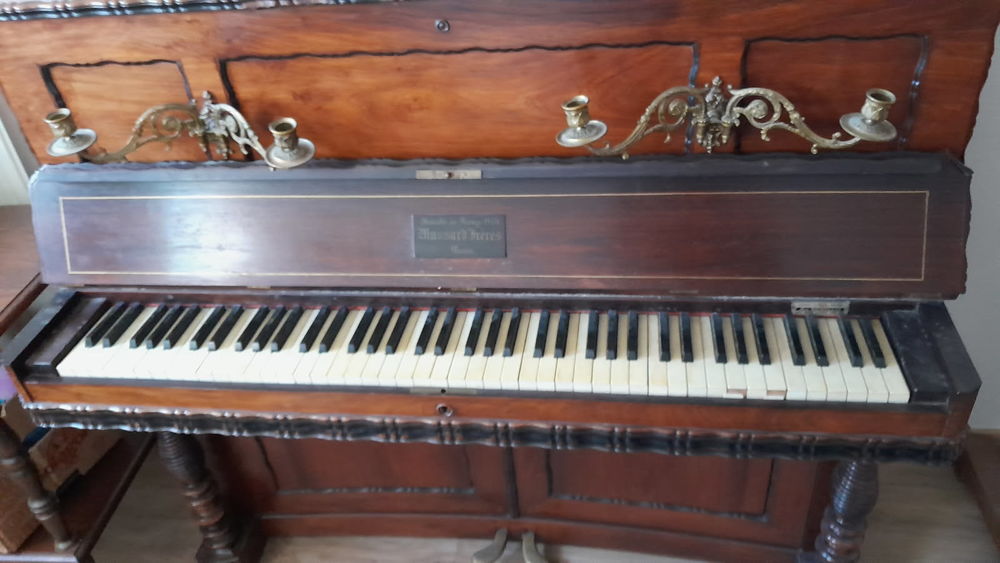 PIANO ANCIEN Instruments de musique