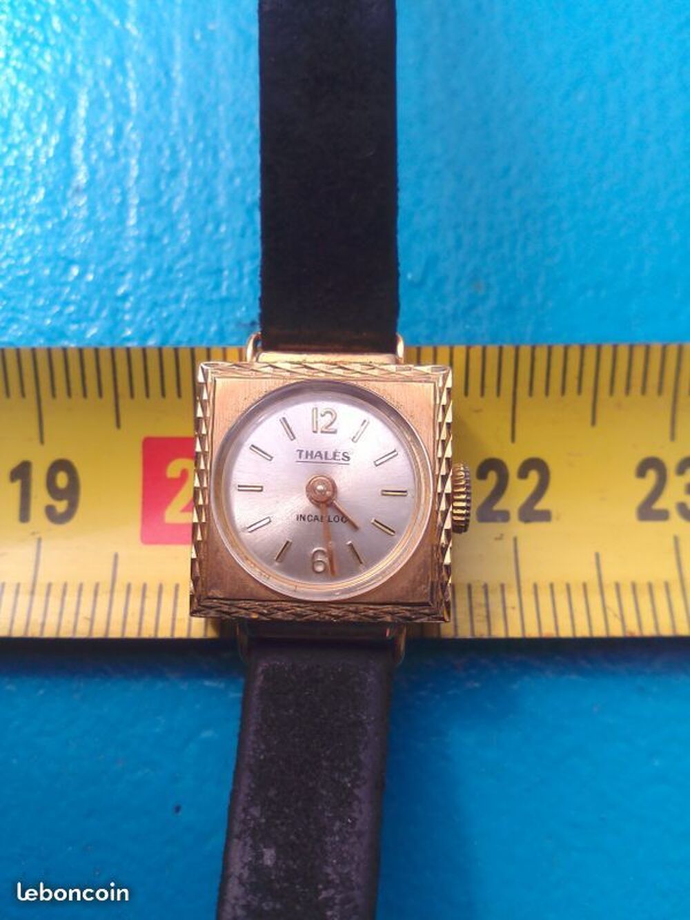 Montre de dame en or 18k Bijoux et montres