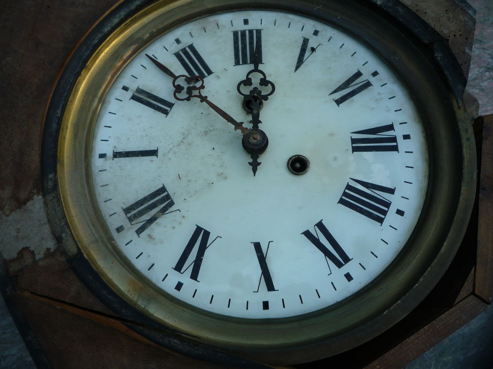 Oeil de boeuf / pendule (G) 