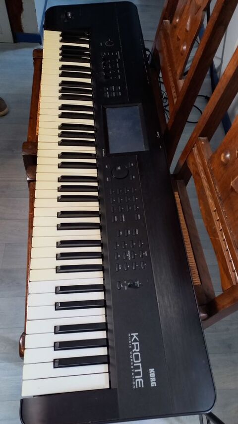  
Clavier 74 touches occasion 
390 Aire-sur-l'Adour (40)