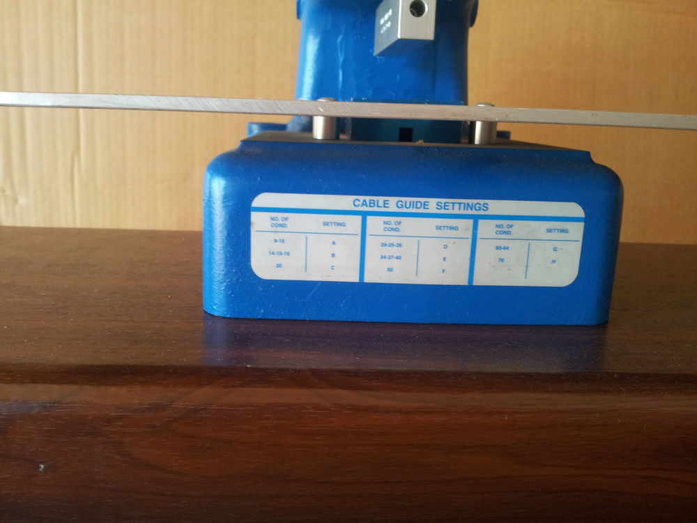 machine &agrave; sertir les connecteurs Bricolage