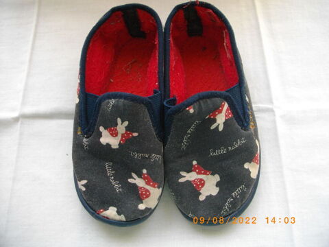 Chaussons bleus  LAPIN  enfant - Pointure : 28 5 Perros-Guirec (22)