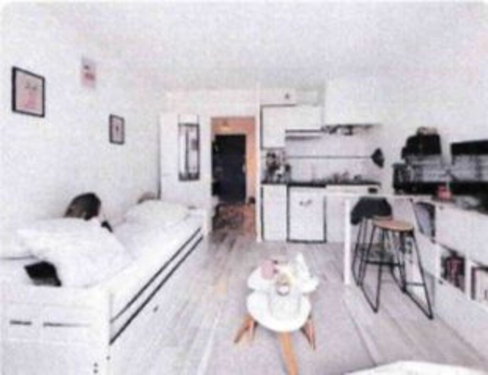 Location Appartement Appartement - 1 pièce - 24m2  - Étage 2/4 Nîmes