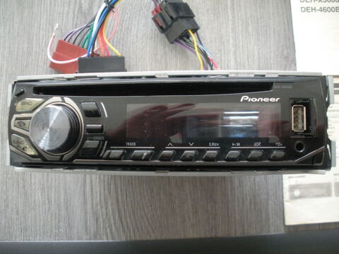 Auto radio CD  USB 45 Savign�-sur-Lathan (37)