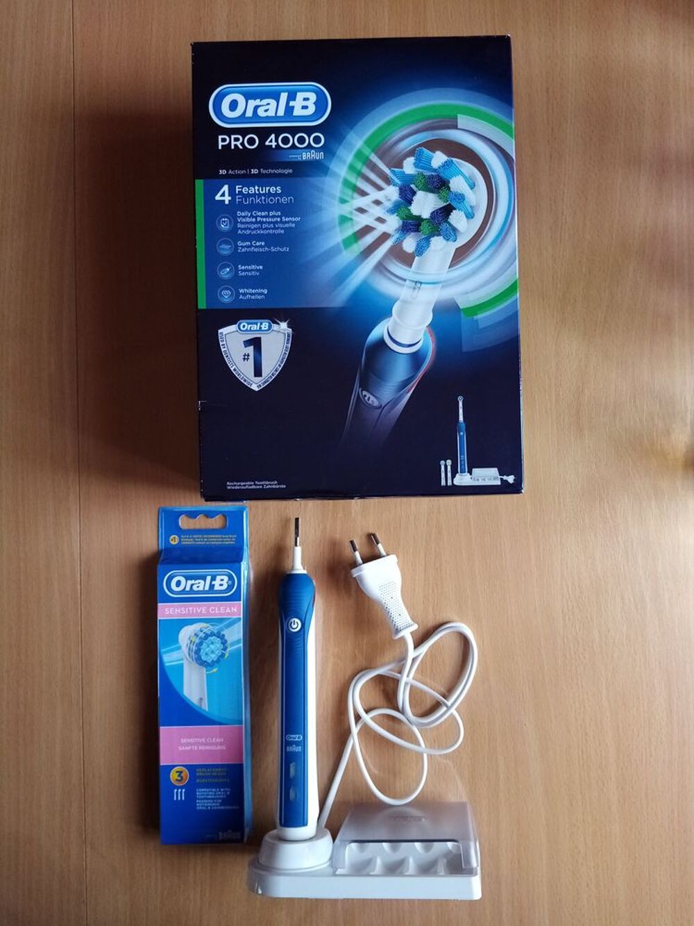 Brosse &agrave; dents &eacute;lectrique Oral B Pro4000 et brossettes neuve Electroménager