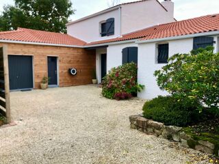 Maison 7 pièces 164 m² · à Nesmy · 164 m² · 418 000 €