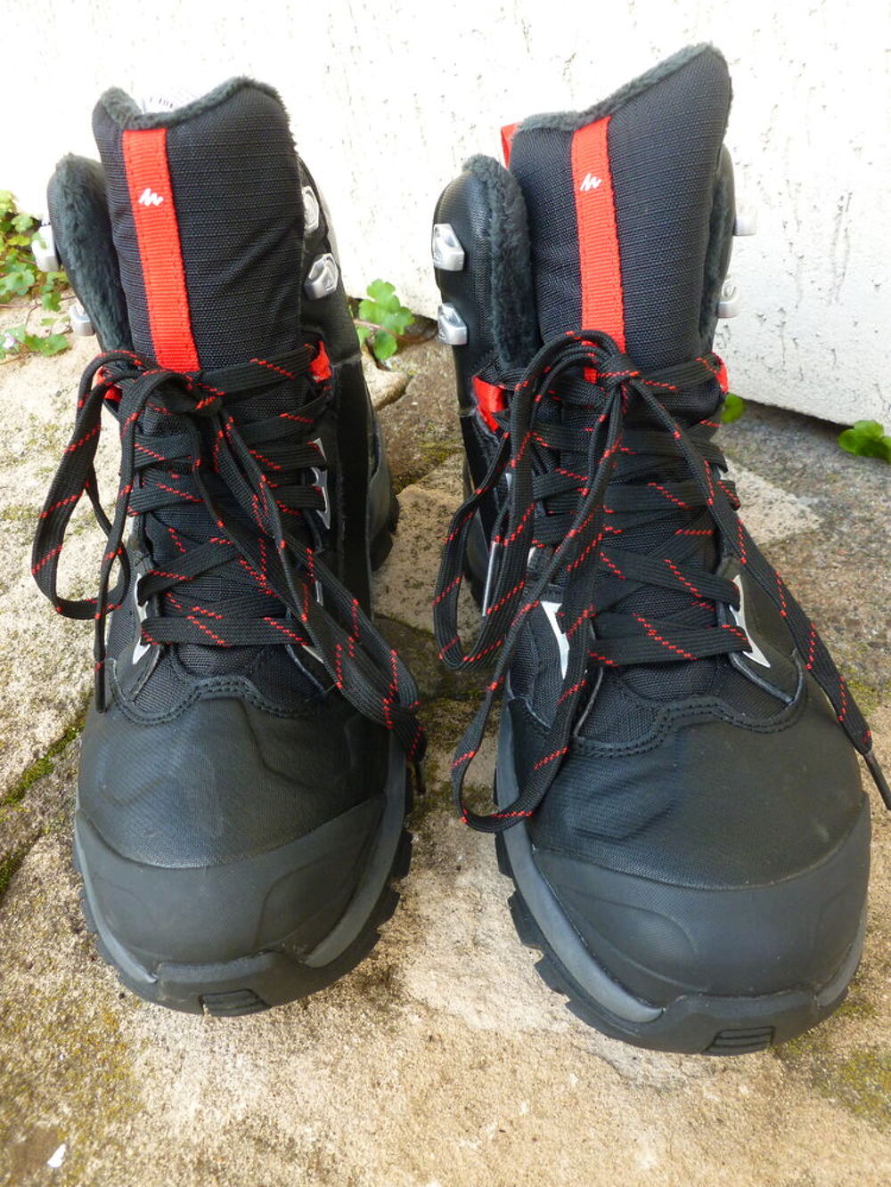 Chaussures de randonn&eacute;e (semelles adapt&eacute;es &agrave; la neige) Chaussures