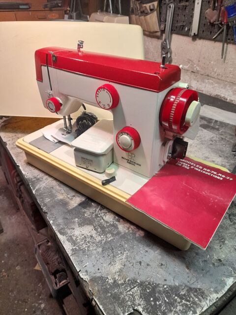 Machine &agrave; coudre Riccard Excelsior 0 61600 La fert�-mac�