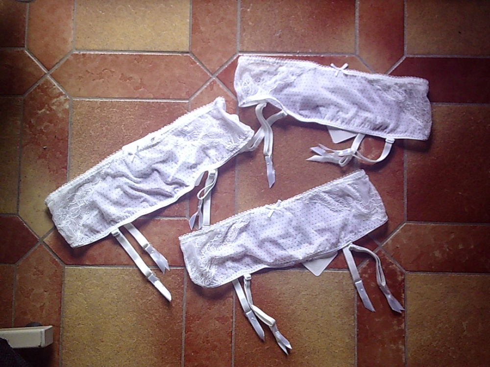 Porte-Jarretelles &amp; Paires de Bas Vêtements