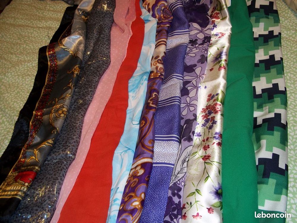 GANTS ECHARPES FOULARDS Vêtements