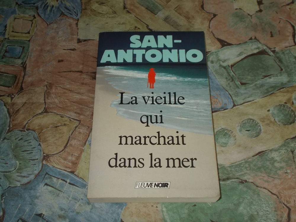 SAN ANTONIO Livres et BD
