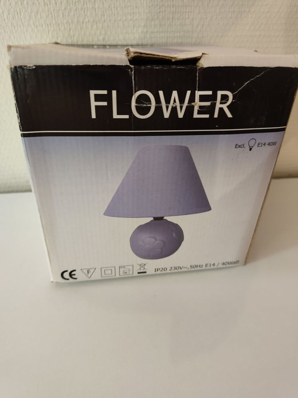 mini lampe de chevet coloris parme Décoration