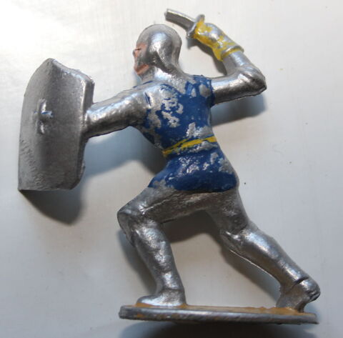 QUIRALU Aludo Chevalier Moyen Age croisade
10 Issy-les-Moulineaux (92)