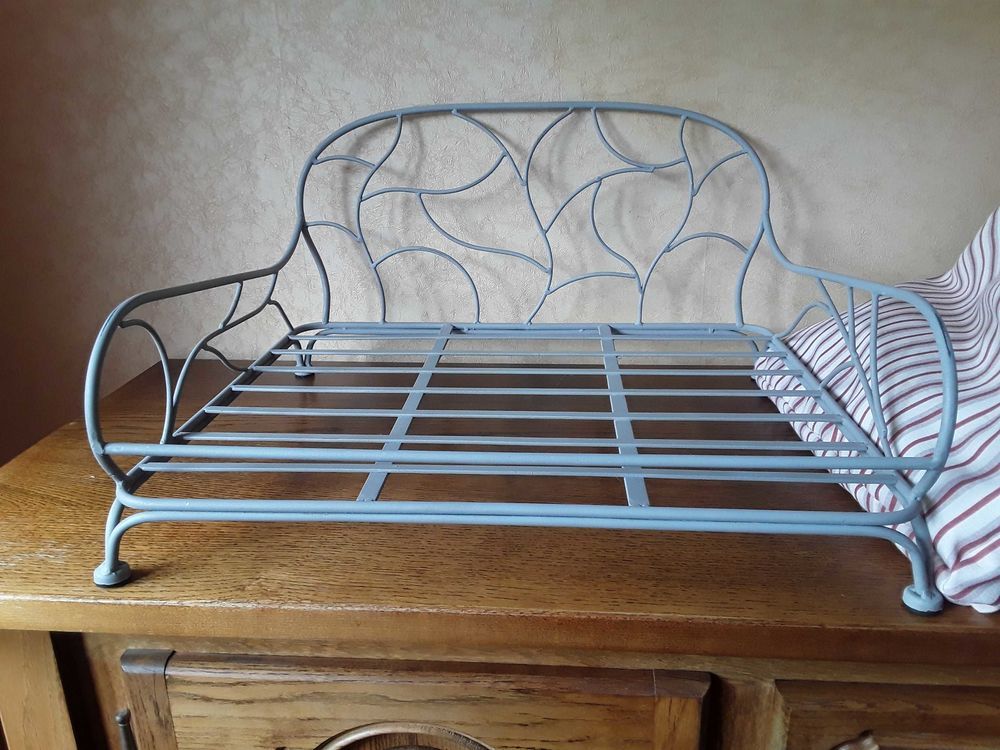 lit en fer forg&eacute; pour chat Décoration
