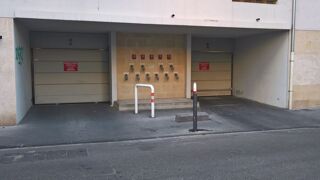  Parking / Garage à louer 15 m² Marseille