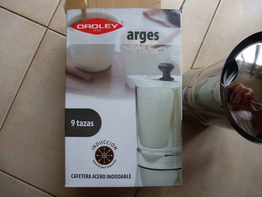 Cafeti&egrave;re Italienne neuve OROLEY ARGES 9 tasses Electroménager