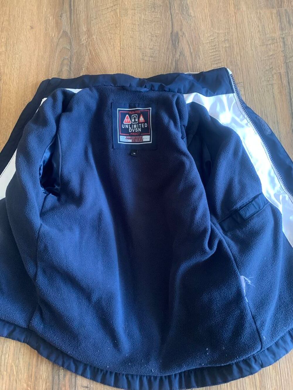 Blouson enfant fille avec capuche " Unlimited Vêtements enfants