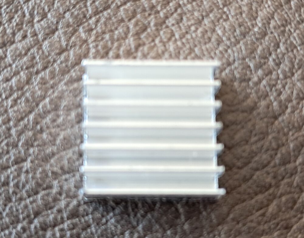 lot de 94 dissipateur thermique aluminium 
2 tailles Matériel informatique