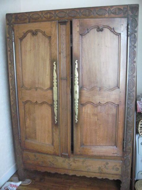 Armoire bretonne du XIX�me 490 Saint-Alban-les-Eaux (42)