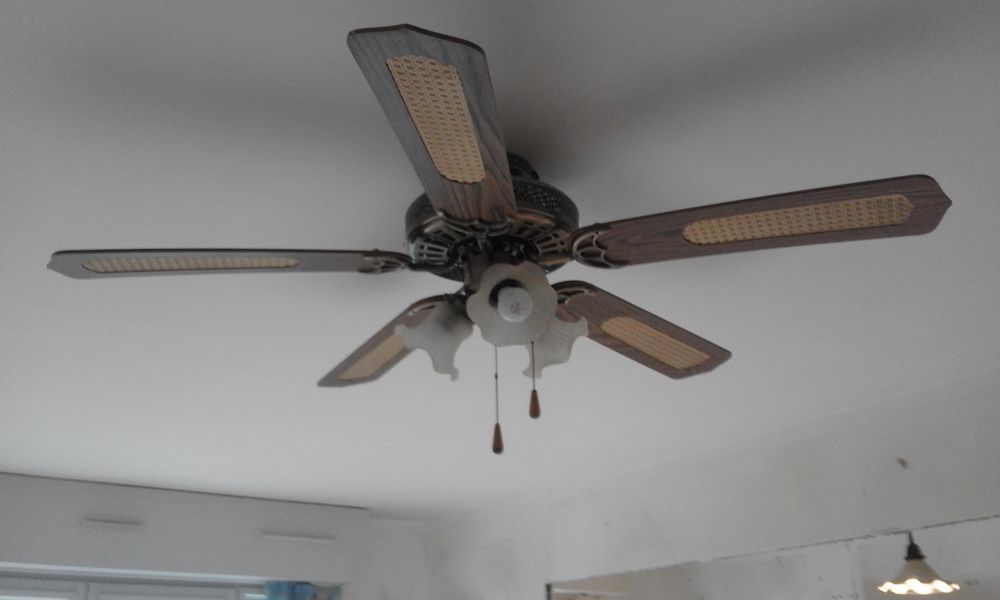 Ventilateur de plafond avec lampes Décoration